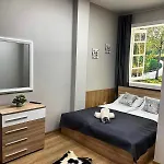 Crown Apartment *